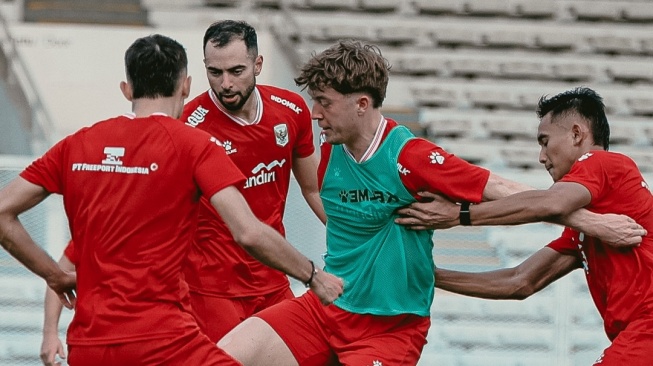 Prediksi formasi Timnas Indonesia era John Herdman di FIFA Series 2026. Benarkah sang pelatih pakai skema 3 bek warisan STY dan tinggalkan taktik Patrick Kluivert? [Dok. IG Timnas Indonesia]