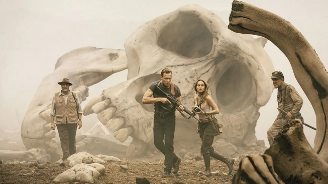 Kong: Skull Island yang dibintangi Tom Hiddleston dan Samuel L Jackson akan tayang pada Jumat (27/3/2026) malam ini pukul 20.00 WIB di Trans TV. [YouTube]