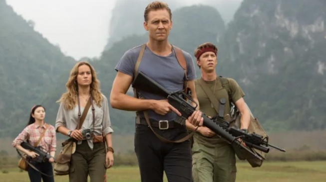 Kong: Skull Island yang dibintangi Tom Hiddleston dan Samuel L Jackson akan tayang pada Jumat (27/3/2026) malam ini pukul 20.00 WIB di Trans TV. [YouTube]