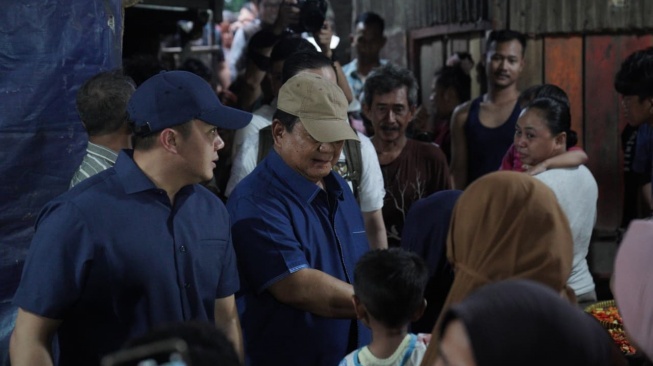 Blusukan Prabowo ke Bantaran Rel Senen Dinilai Lebih Spontan, Pengamat Bandingkan dengan Gaya Jokowi