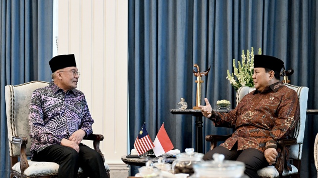 Tiga Jam Bertemu di Istana hingga Antar ke Bandara, Ini Obrolan Presiden Prabowo dan PM Anwar