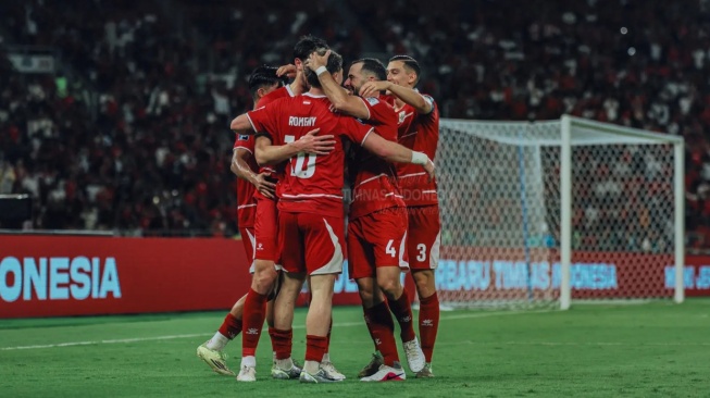 Debut Sempurna di GBK, Ritual Sakral Pemain dan Fans Timnas Indonesia Bikin Takjub John Herdman