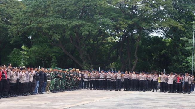 Antisipasi Copet hingga Jambret, Ribuan Personel Jaga Ketat Pasar Murah di Monas