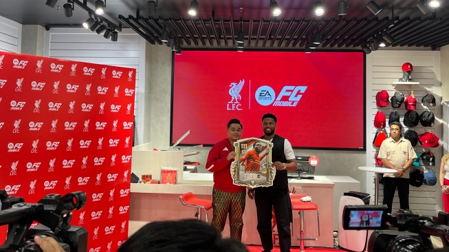 Eks Striker Liverpool Bikin Heboh Jakarta, Daniel Sturridge Sapa Fans EA SPORTS FC Mobile