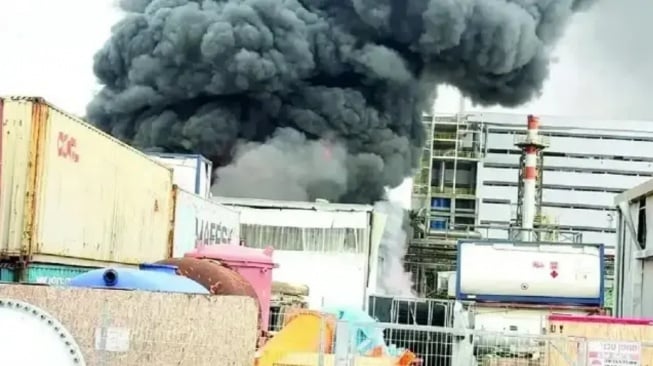 Rudal Iran Hantam Fasilitas Kimia Israel, Ancaman Gas Beracun Picu Kepanikan