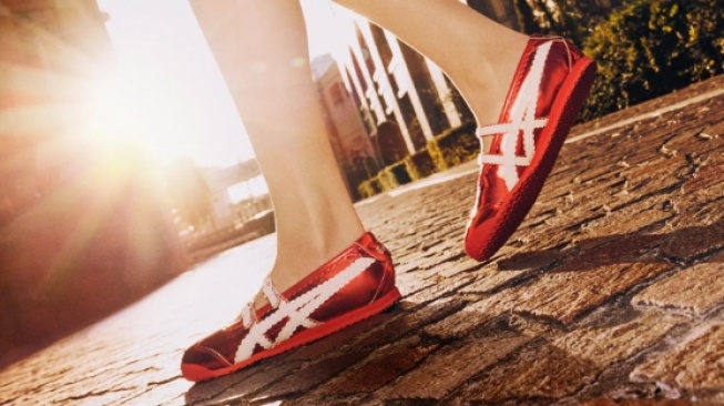 4 Sepatu Lokal Senyaman Onitsuka Tiger yang Budget-Friendly, Mulai Rp100 Ribuan