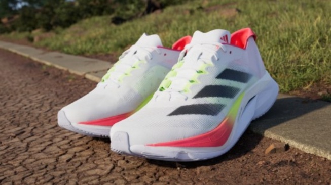 8 Promo Sepatu Lari Adidas 2026, Model Terbaru Diskon hingga 30 Persen