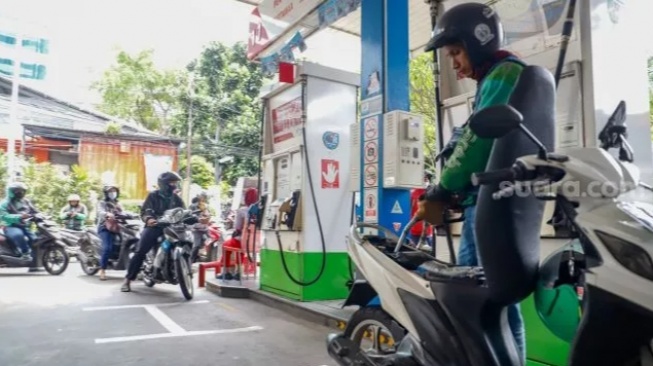 Pemerintah Respons Isu BBM Naik, Begini 5 Tips Pakai Motor agar Irit Bensin