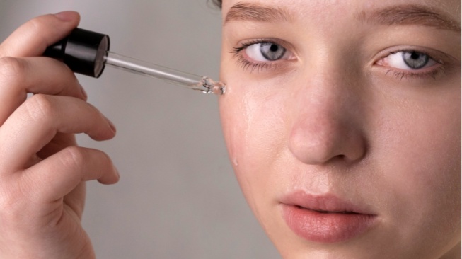 Bekas Jerawat Susah Hilang? Ini 4 Peeling Serum yang Bisa Jadi Solusi