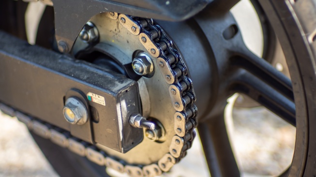 5 Penyebab Rantai Motor Mengendur yang Sering Diabaikan Pengendara