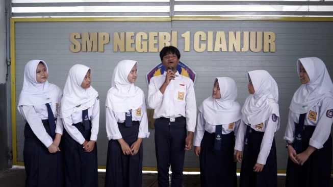 Siswa Siswi SMP Negeri 1 Cianjur Menanggapi Makanan MBG Prasmanan [Ist]