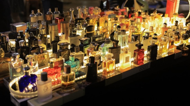 Apa Aroma Parfum Wanita yang Disukai Pria? Ini 5 Rekomendasinya
