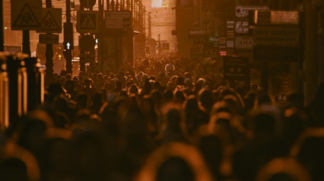 Populasi Dunia Tembus 8,2 Miliar, Studi Sebut Bumi Sudah Kelebihan Beban