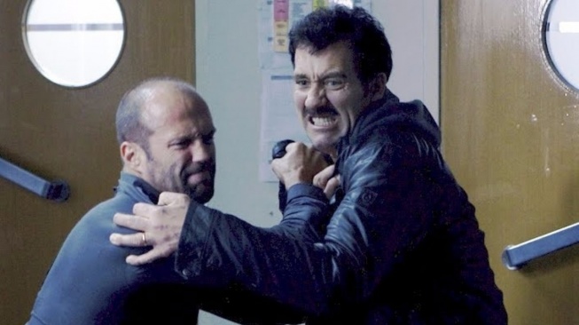 Film Killer Elite yang dibintangi Jason Statham, Clive Owen, dan Robert De Niro akan tayang pada Rabu (1/4/2026) malam ini pukul 21.00 WIB di Trans TV. [YouTube]