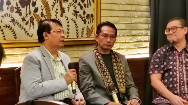 Ketua Umum Asosiasi Analis Kebijakan Indonesia (AAKI), Trubus Rahardiansyah, memberikan sambutan (Suara.com/Mohammad Rhadzaki Ramadhan)