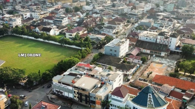 7 Alasan Lapangan Hatta Jadi Spot Olahraga Pagi Favorit di Palembang, Ramai Komunitas Sehat
