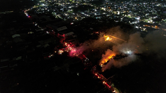 Kebakaran Hebat Landa SPBE Cimuning Bekasi
