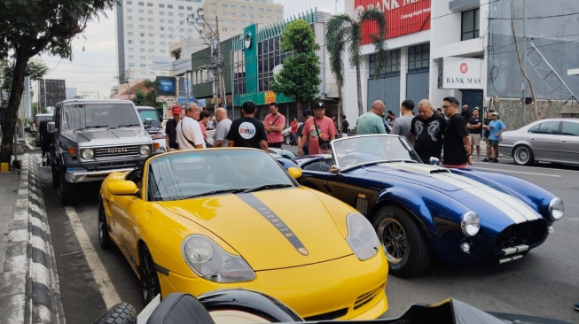 Suasana jalan Gajahmada Semarang saat banyak komunitas yang nongkrong. [Suara.com/IFN]