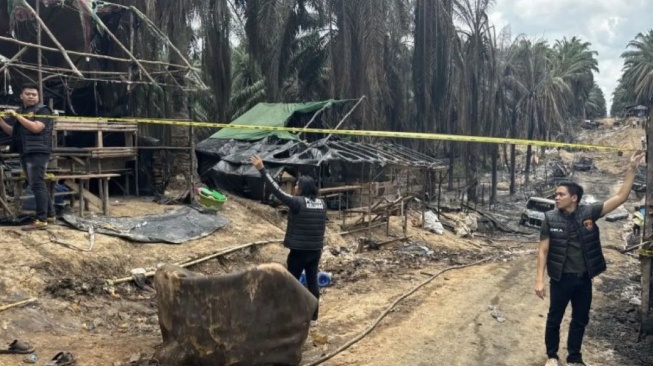 Di Balik Kebakaran Muba, Kok Bisa Ada Sumur Minyak Ilegal di Area Perkebunan Hindoli?