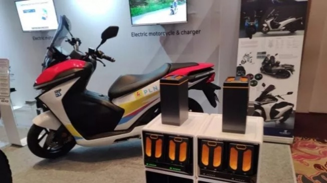 Purnajual Juara, Ini 5 Motor Listrik dengan Garansi Baterai Terlama