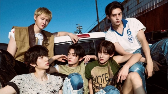 CORTIS Pecahkan Rekor dengan 1,2 Juta Kopi Pre-Order Mini Album GREENGREEN