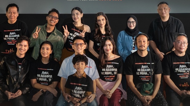 Gala premier film Ayah Ini Arahnya Kemana, Ya? digelar di Jakarta. FIlm garapan sutradara Kuntz Agus ini akan tayang pada 9 April 2026. [Instagram]