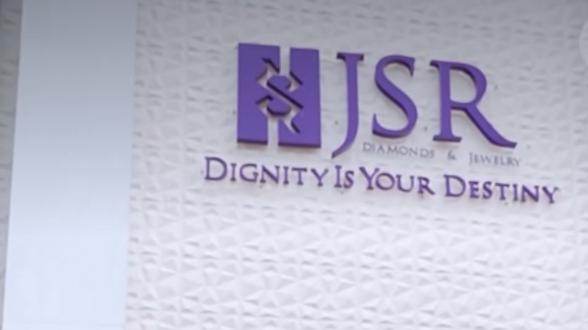 Di Balik Kilau Toko Mas JSR: Ujung Pusaran Emas Ilegal Rp1,3 Triliun yang Digerebek Polda Lampung