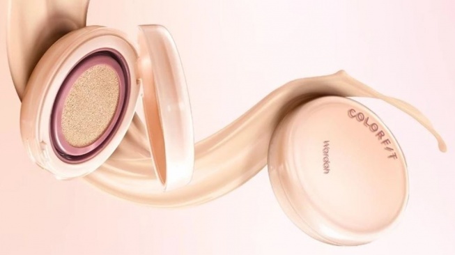 Cushion Wardah yang Bagus. (Shopee)