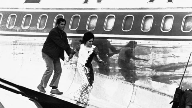 Therese Halasa, revolusioner Palestina dalam peristiwa pembajakan pesawat Sabena Flight 571, tanggal 9 Mei 1972. [X]