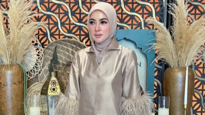 Suara Syahrini Dinilai Beda Tampil di Pernikahan Kerabat, Diminta Setop Nyanyi