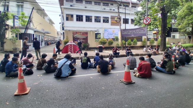 Tenda Perlawanan Berdiri di Komnas HAM: Mahasiswa Ngecamp Demi Keadilan Andrie Yunus!
