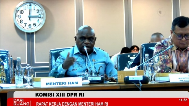 Gebrakan Menteri HAM Natalius Pigai di DPR: Singgung Intoleran hingga Usul UU Kebebasan Beragama