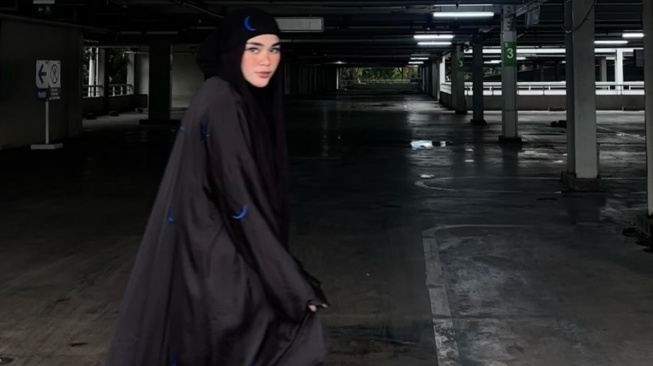 Apa Itu Khimar Bandana? Tren Baru Hijabers Kalcer Tampil Modest