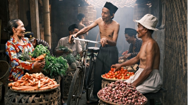 Menghidupkan Kembali Pasar Tradisional di Tengah Gemerlapnya Belanja Online