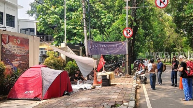 Mahasiswa Dirikan Tenda di Komnas HAM, Soroti Lambannya Kasus Andrie Yunus