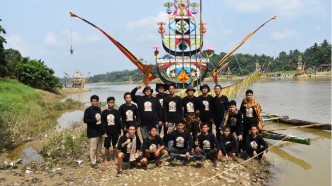 Perahu Baganduang: Saat Anak Muda Menolak Lupa di Arus Modernisasi