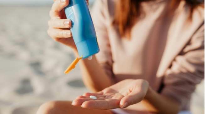 5 Sunscreen SPF 50 untuk Perlindungan Maksimal Kulit Wajah dan Tubuh