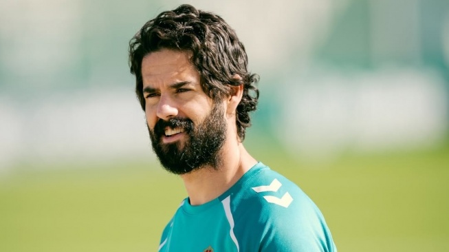 4 Bulan Lebih Menepi, Isco Akhirnya Kembali Berlatih bersama Real Betis