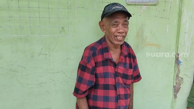 Pak Tarno ditemui di kediamannya di kawasan Warakas Jakarta Utara, Rabu (8/4/2026). [Rena Pangesti/Suara.com]