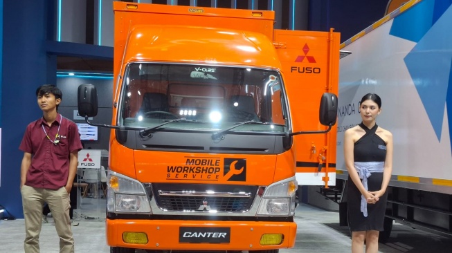 Jajaran produk Mitsubishi Fuso di GIICOMVEC 2026. (Foto: SUARA.COM/Manuel Jeghesta)