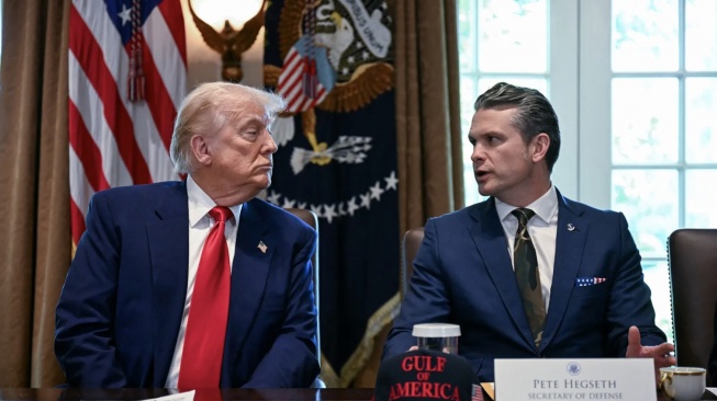 Regime Change! Kongres AS Usul Donald Trump dan Menteri Perang Dicopot Pekan Depan