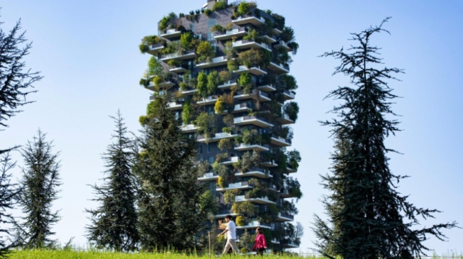 Vertical Forest: Bisakah Jadi Solusi Hunian Hijau di Tengah Kota?