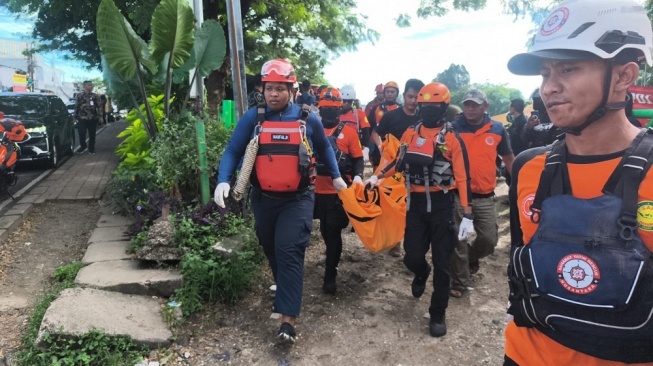 Hanyut Sejauh 5 Kilometer, Balita yang Terseret Arus di Srengseng Ditemukan Meninggal Dunia