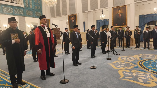 Prabowo Resmi Lantik Andi Rahadian Sebagai Dubes RI untuk Oman dan Yaman