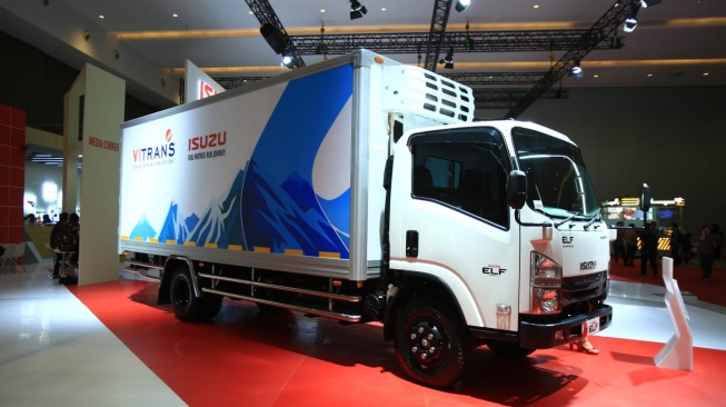 Isuzu ELF Refrigerator Jadi Primadona GIICOMVEC 2026. (Foto: IAMI)