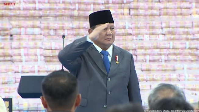 Momen Prabowo Beri Hormat ke Satgas PKH, Tegaskan Tak Gentar Hadapi Pencuri Uang Negara