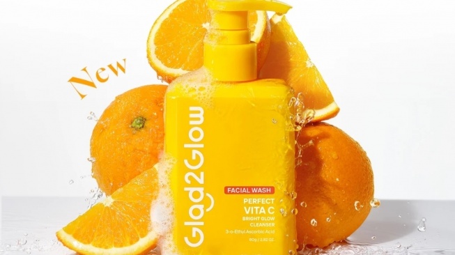Glad2Glow Vita C Glow Cleanser (Shopee)