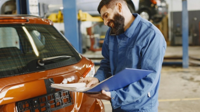 Bagaimana Cara Mengetahui Riwayat Servis Mobil Bekas? Cek Hal Ini