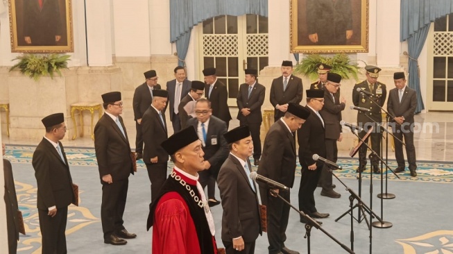 Prabowo Pimpin Sumpah Hakim MK Pengganti Anwar Usman, Anggota Ombudsman dan Duta Besar