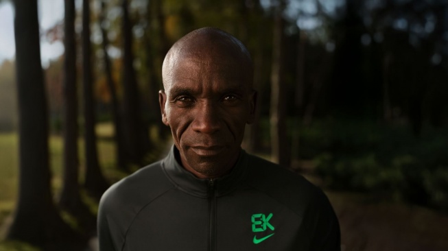 Kolaborasi legenda maraton dunia, Eliud Kipchoge dengan Huawei Watch GT Runner 2. [Huawei]